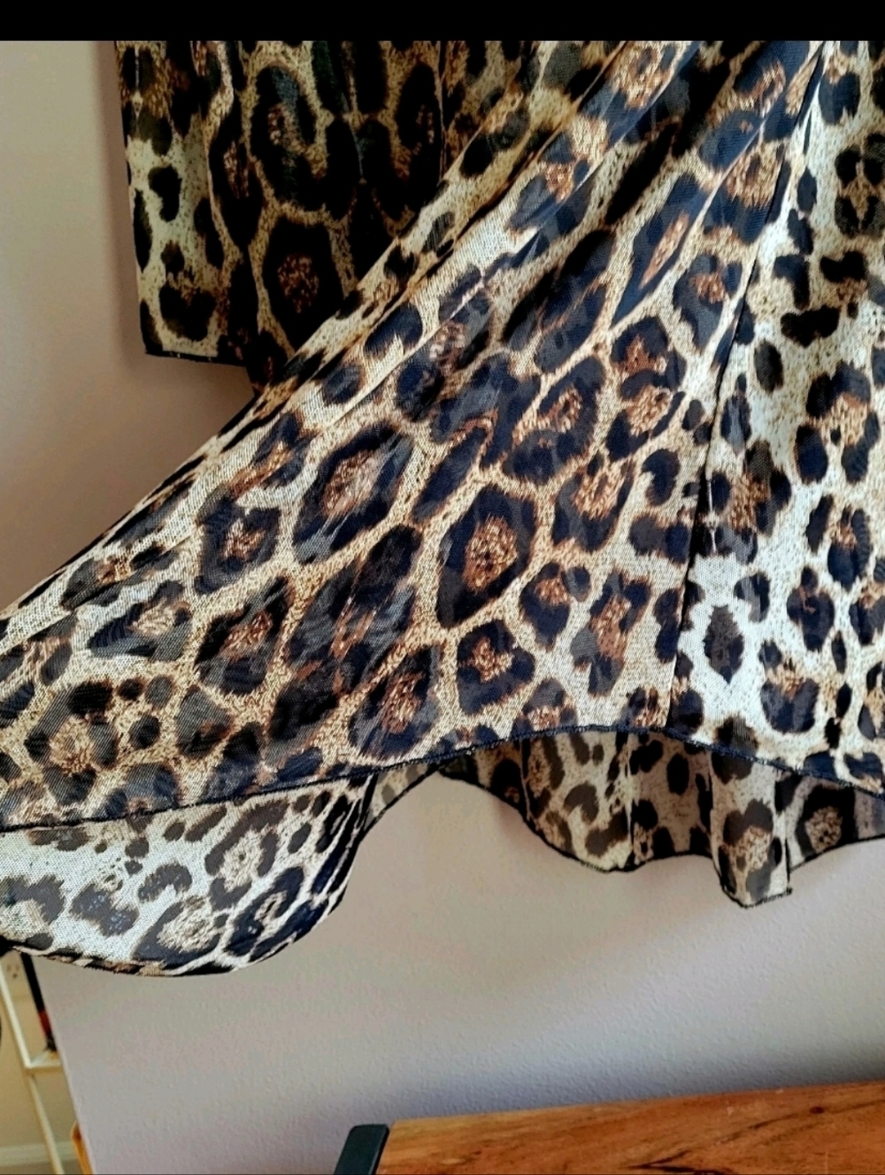 Jordan Taylor Cheetah Animal Print V Neck Translucid Tunic Small 3/4 Sleeve - Picture 8 of 8